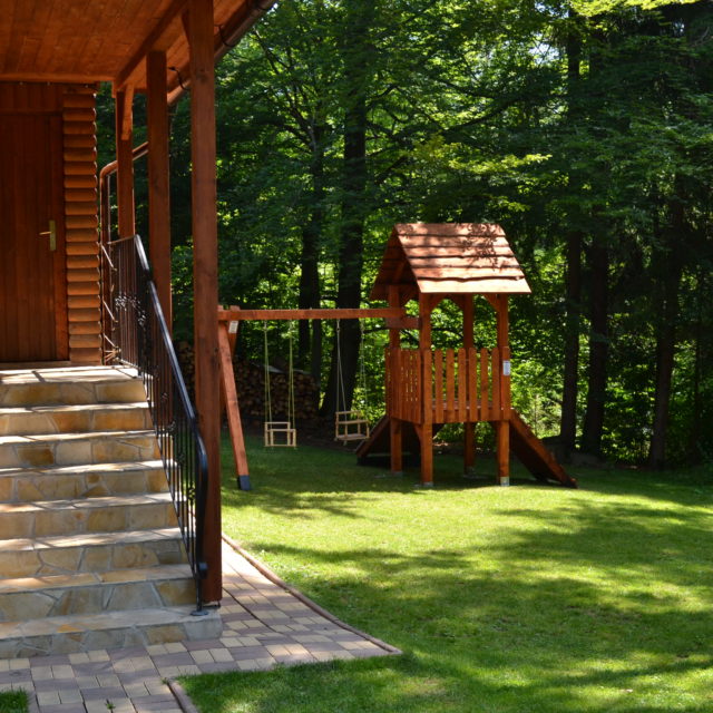 https://www.chatatomi.sk/wp-content/uploads/2016/05/DSC_0296-1-640x640.jpg